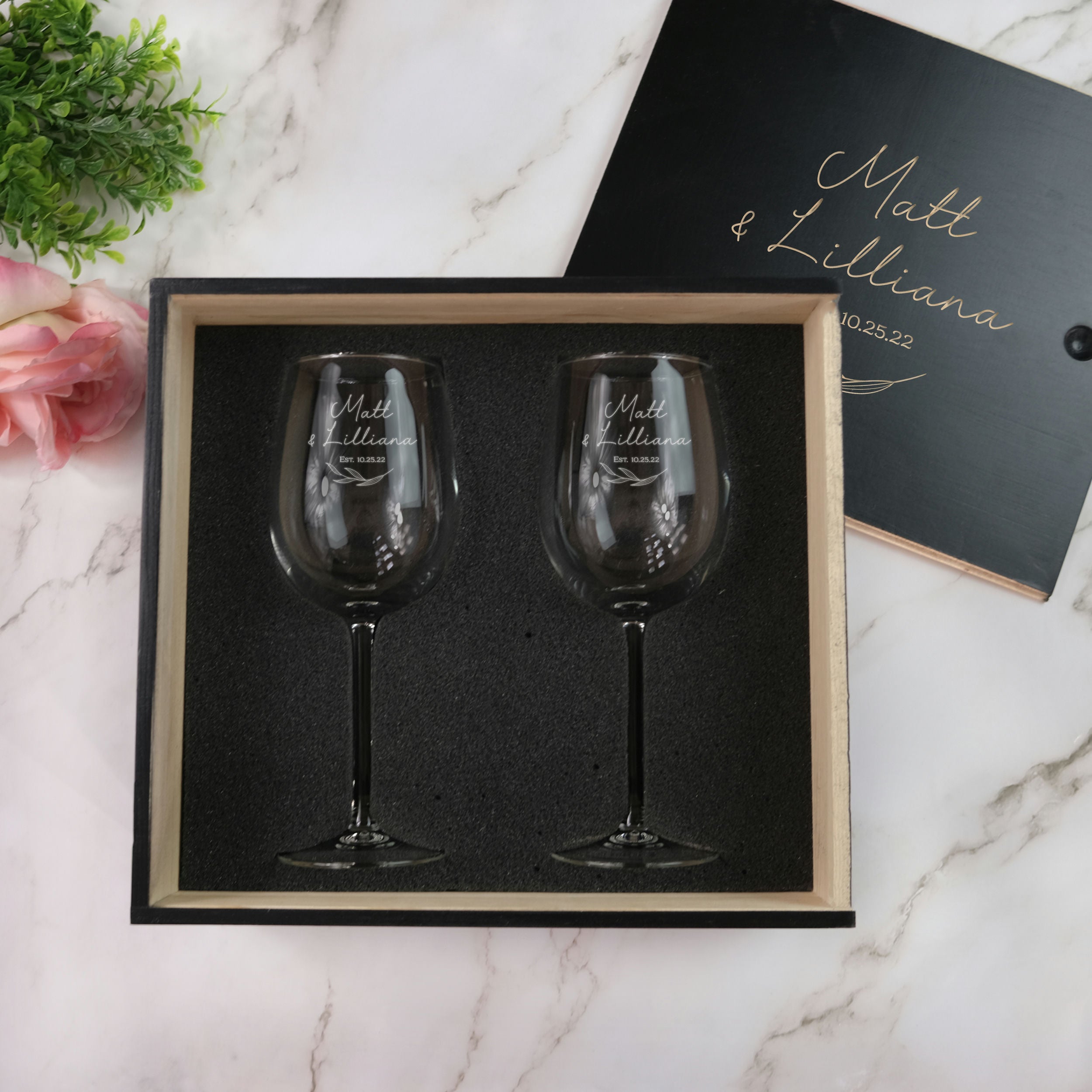 Engraved Wine Glass Gift Set in Wooden Box, Design: N9