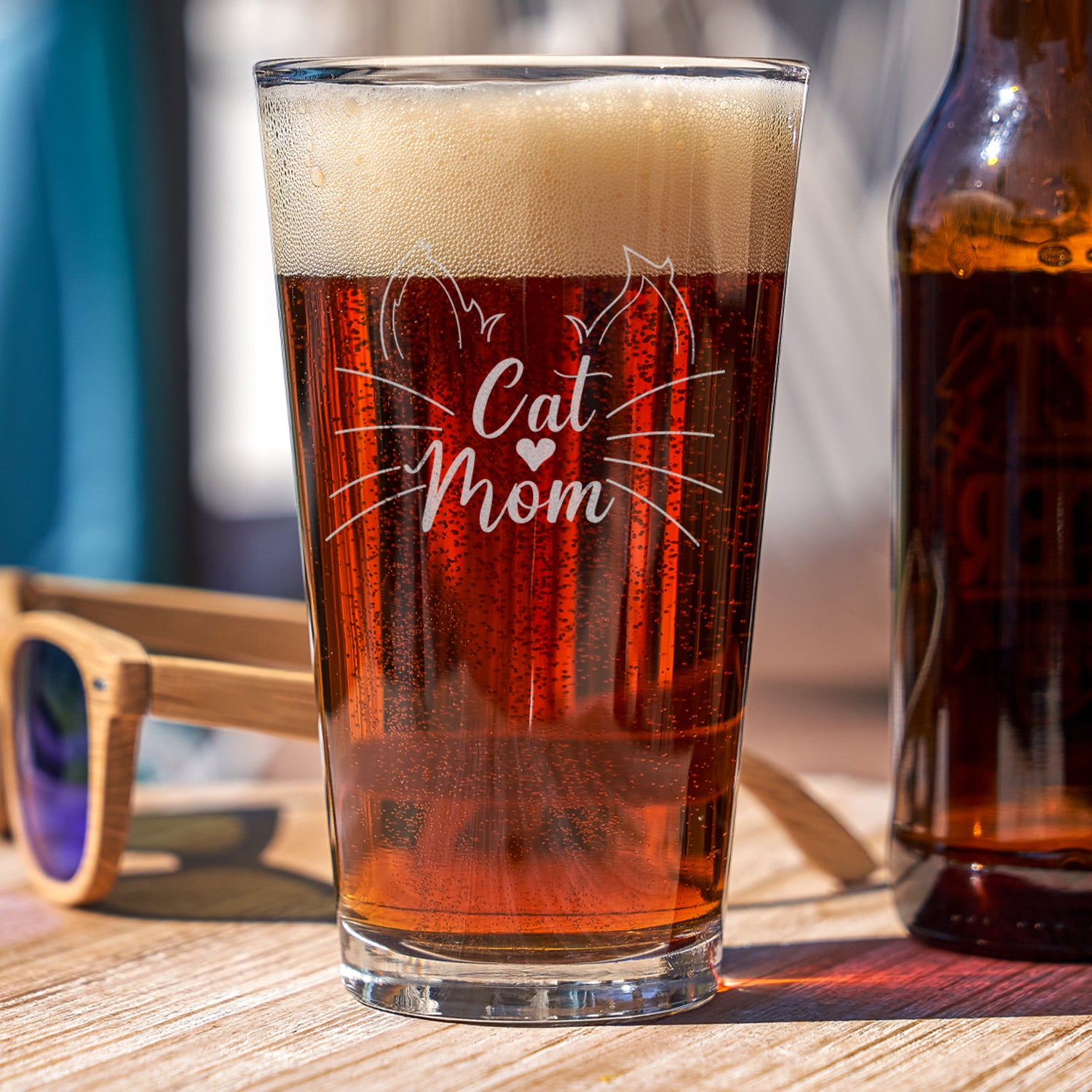 Etched Cat Mom Pint Glass - Design: CATMOM