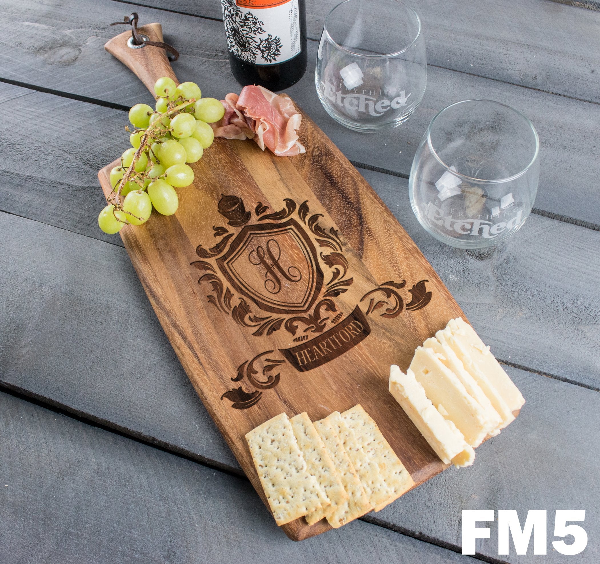 Personalized Cheese Board Rectangle Family Crest - Design: FM5