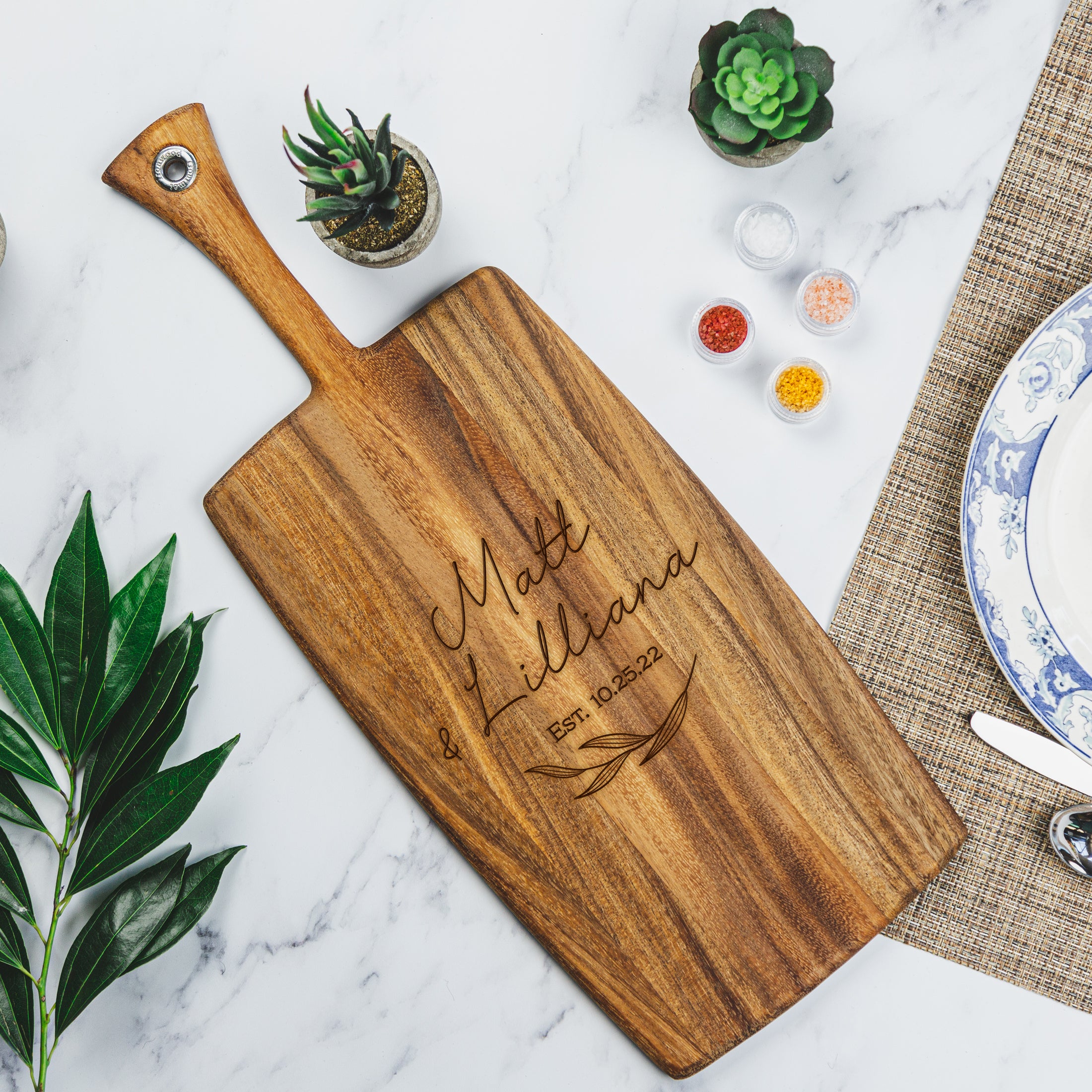 Personalized Minimalist Cheese Board with Handle, Design: N9