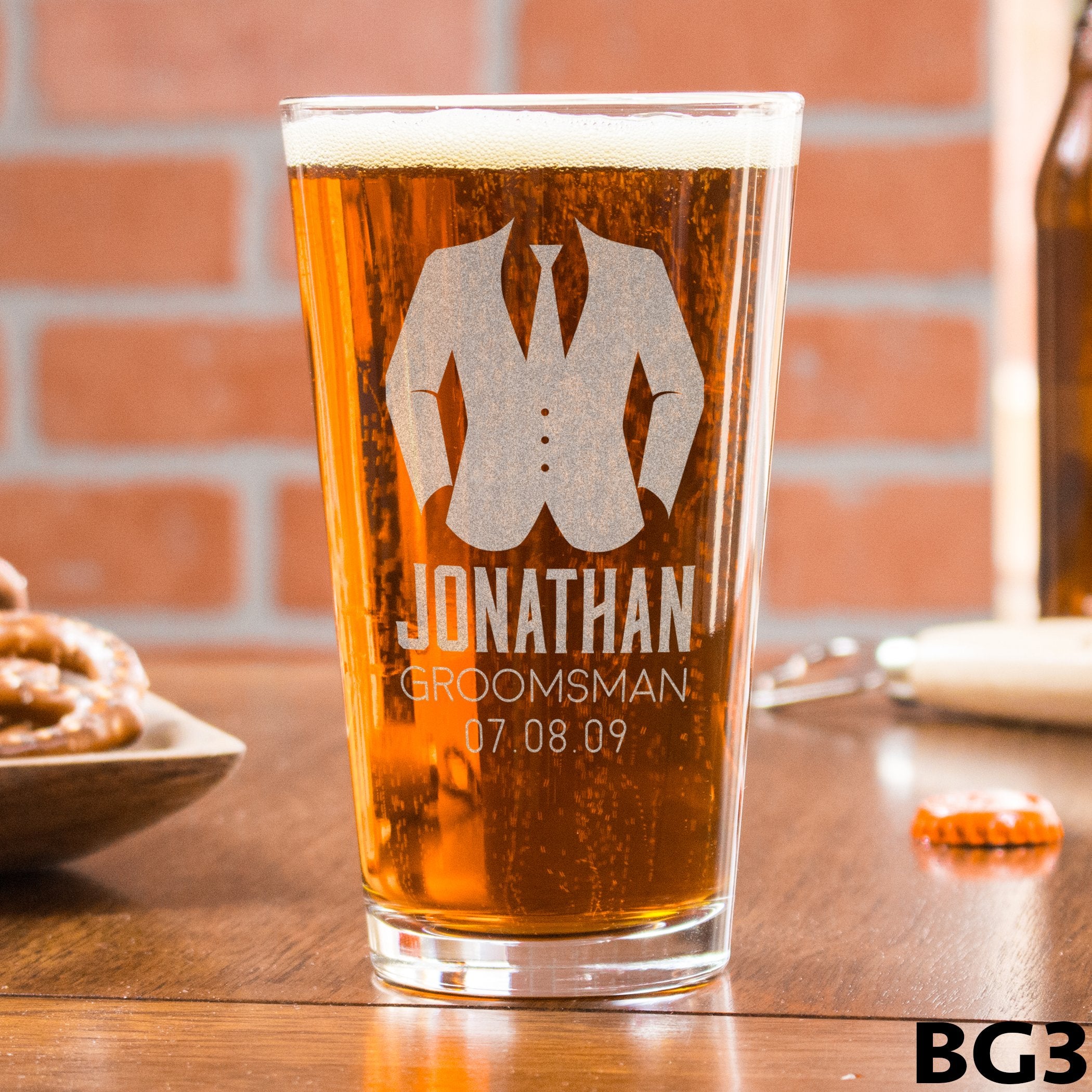 Etched Pint Glass Groomsman - Design: BG3