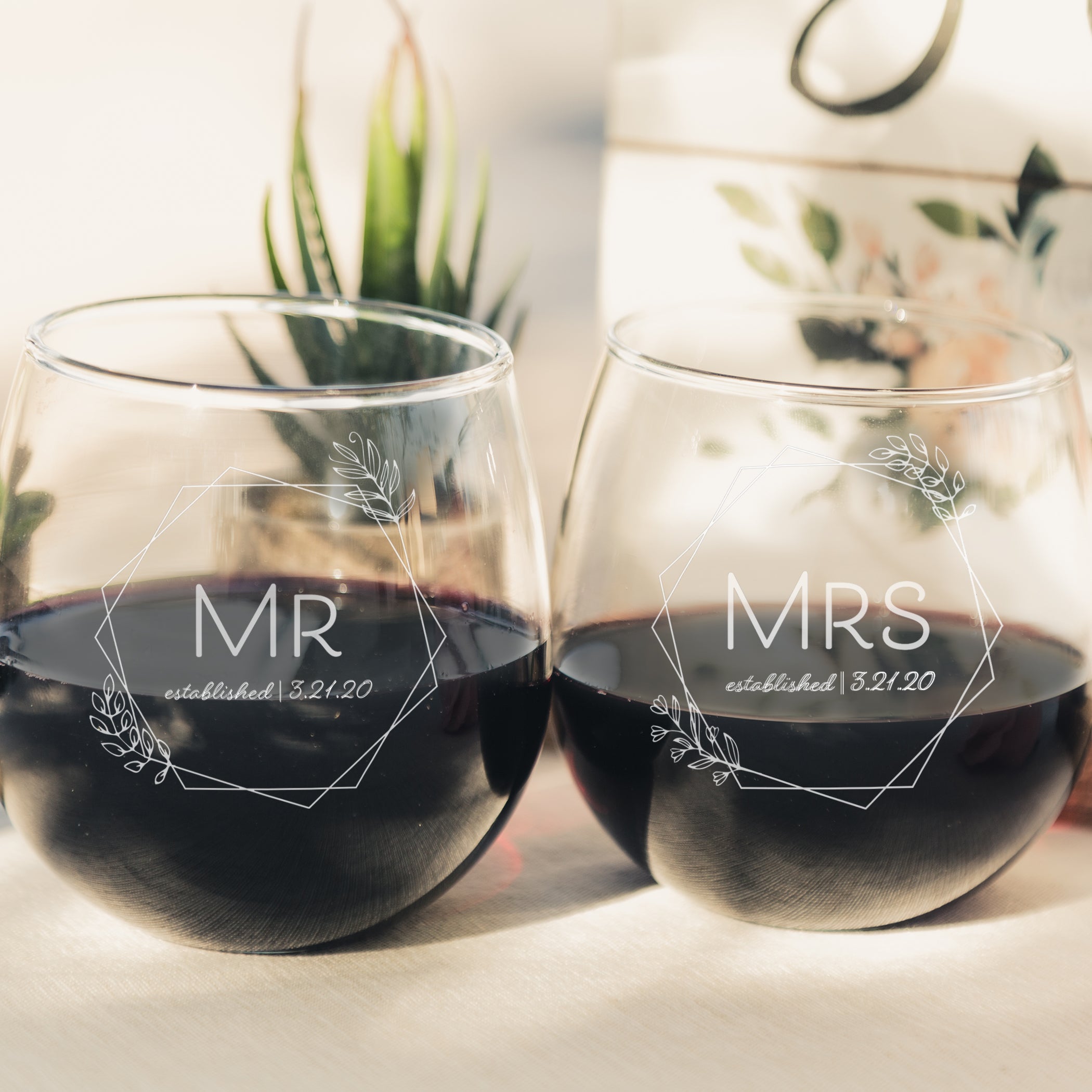 Etched Stemless Red Wine Glass Set - Design: HH5